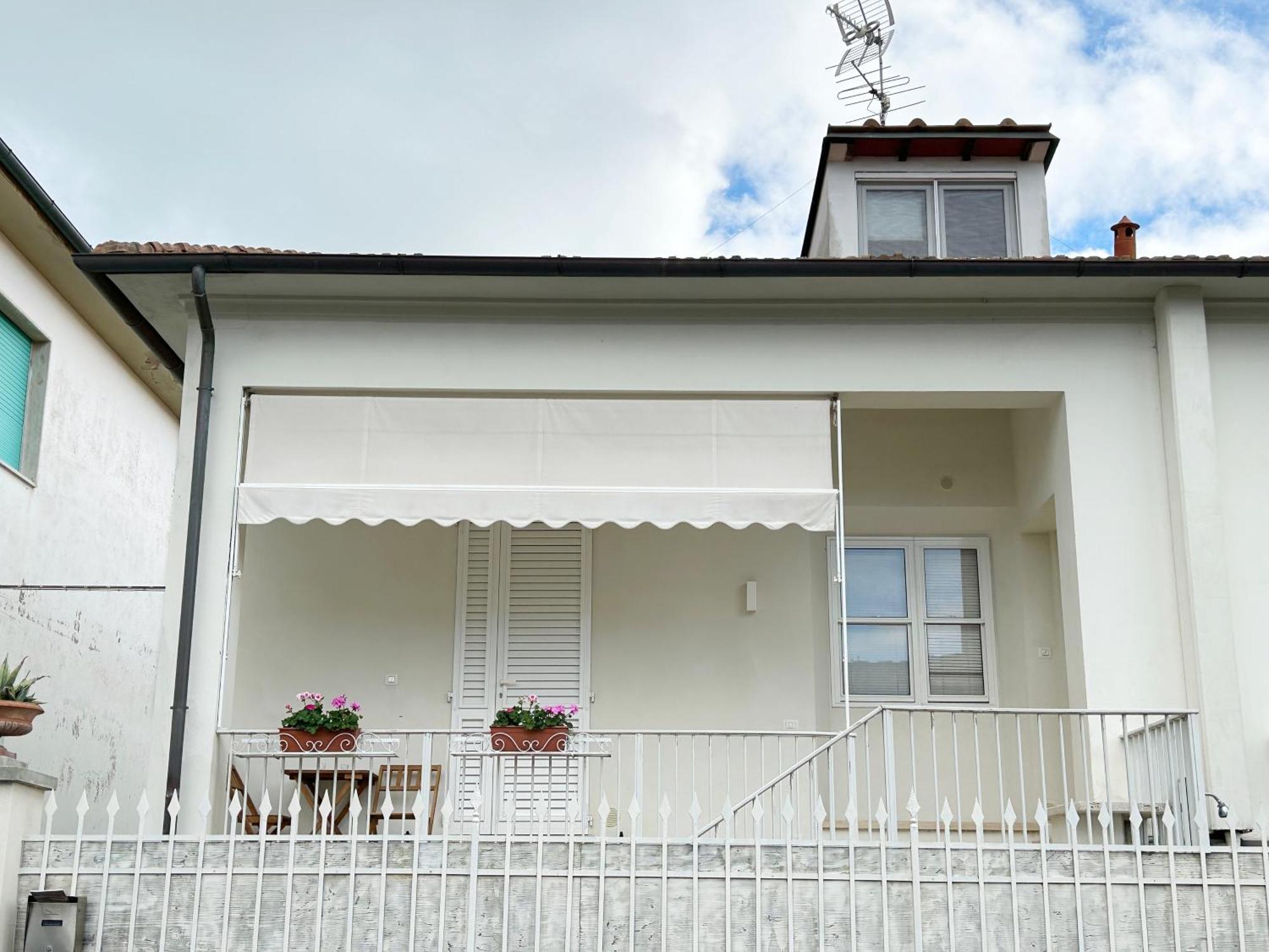 La Casa Di Rosi Al Mare Apartment Vada Luaran gambar