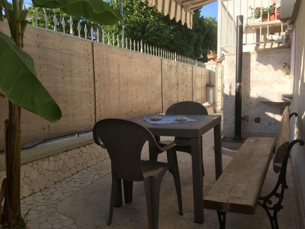La Casa Di Rosi Al Mare Apartment Vada Luaran gambar