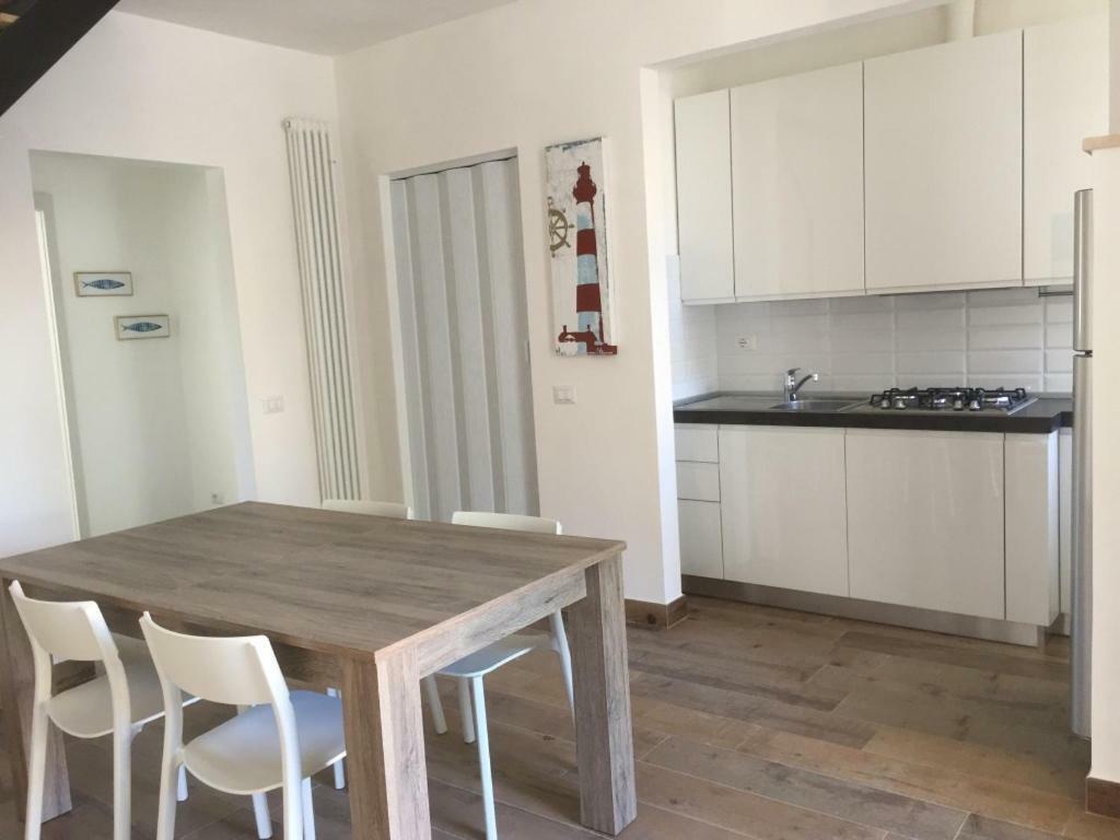 La Casa Di Rosi Al Mare Apartment Vada Luaran gambar